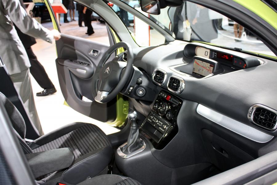  Citroen C3 Picasso 2009 года  (фото 75 из 242)